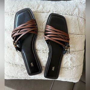 💄 ZARA TRENDY LEATHER STRAPPY SLIDE BROWN SANDALS

US 9 EUR 40